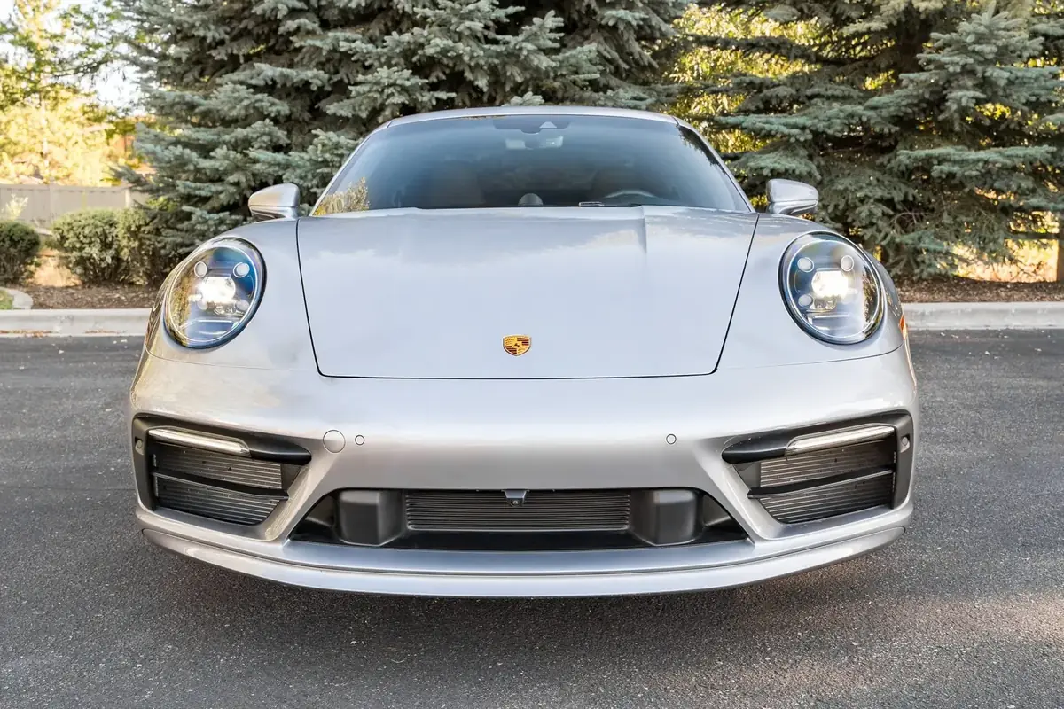 2022 Porsche 911, Front