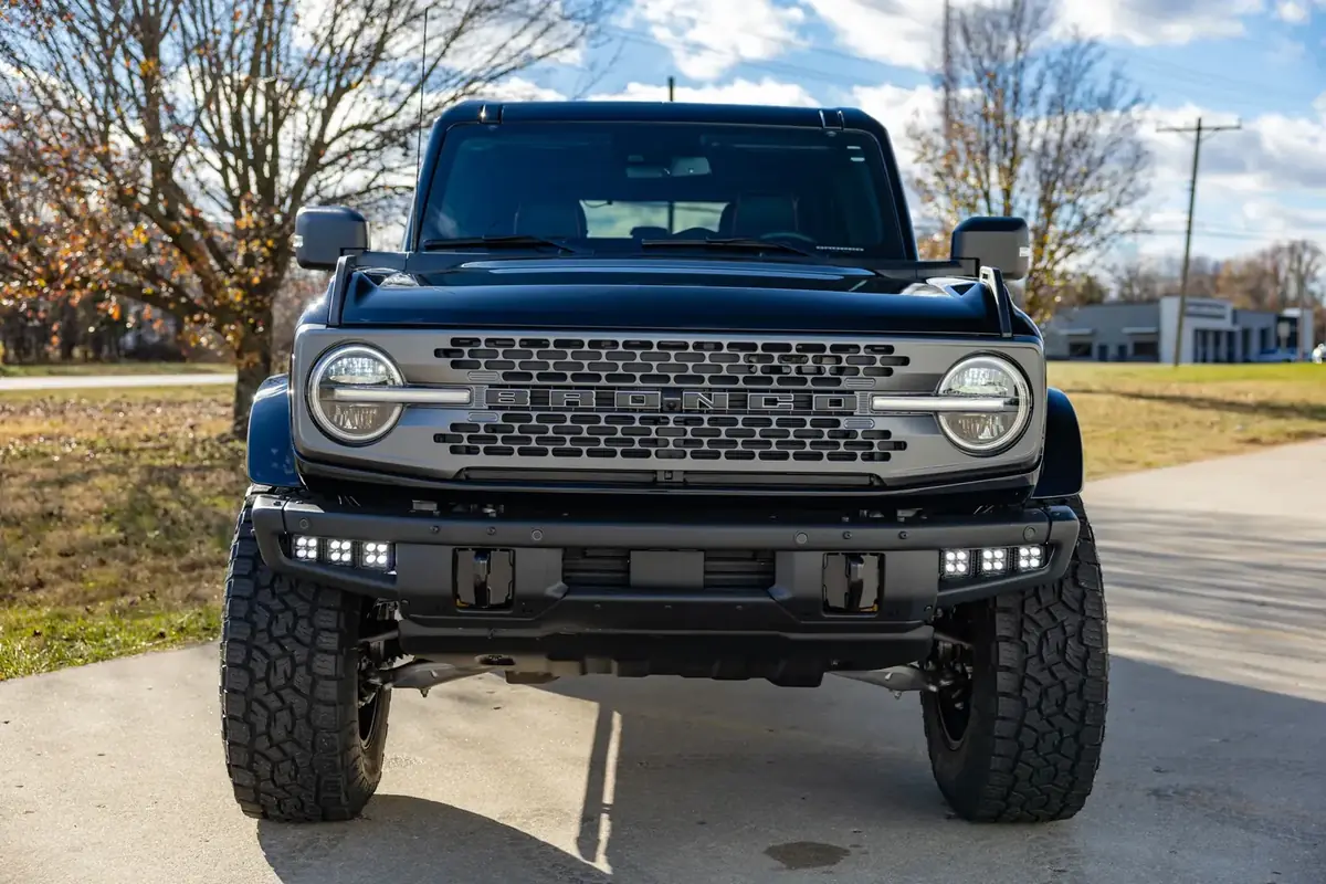 2023 Ford Bronco, Front