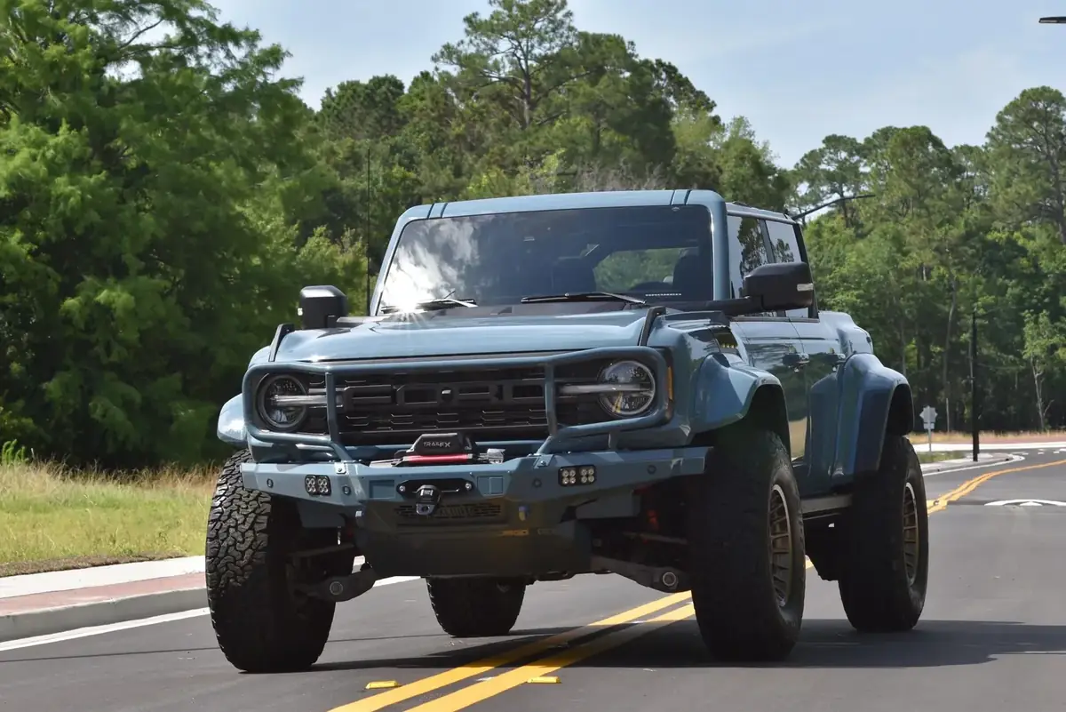 2023 Ford Bronco, Front