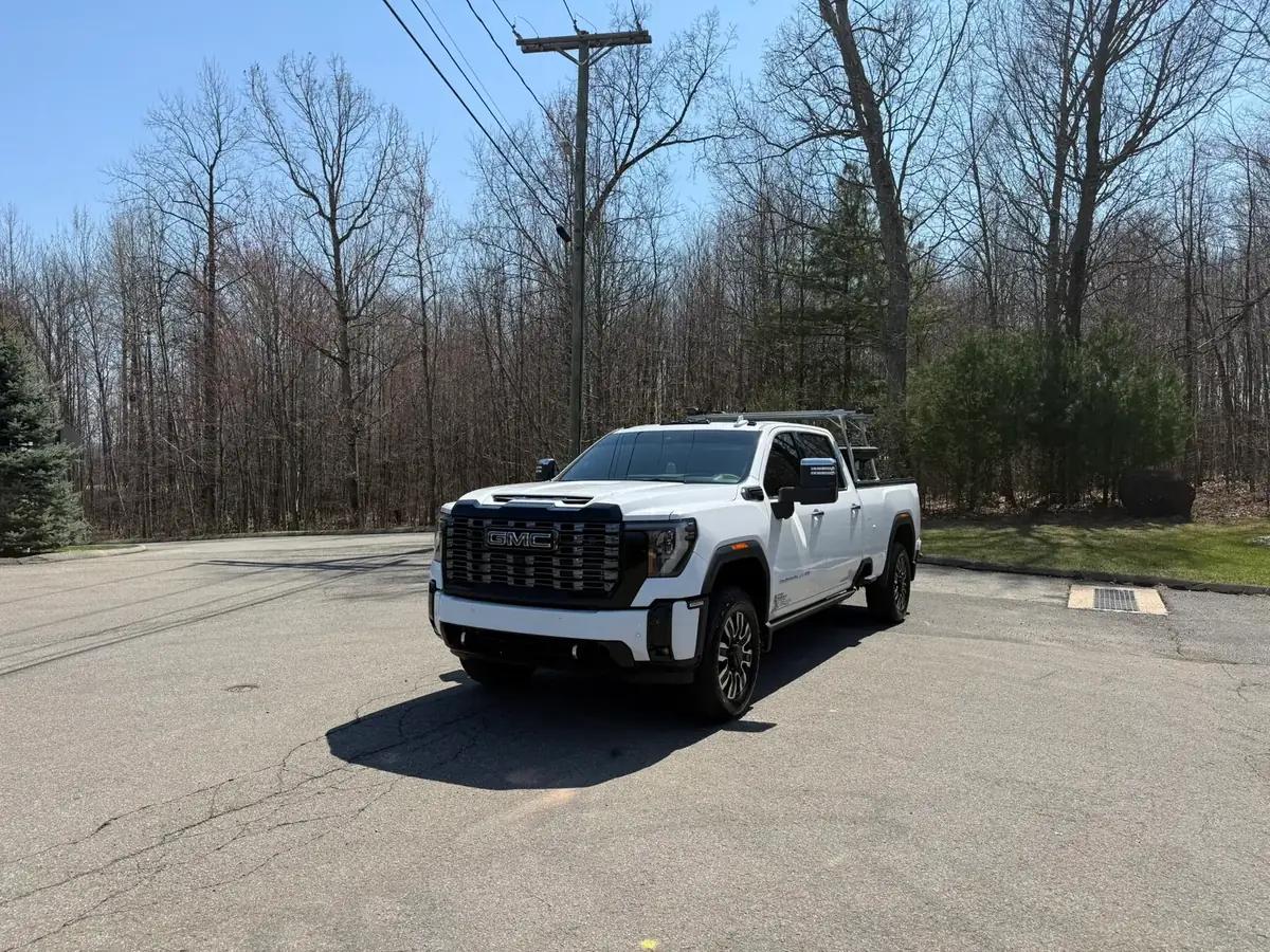 2025 GMC Sierra 3500HD, Front